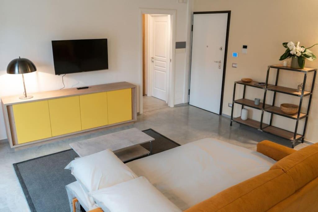 Ferienwohnung Centro Storico Recinto Dei Nobili 4-Private Parking Asti Exterior foto