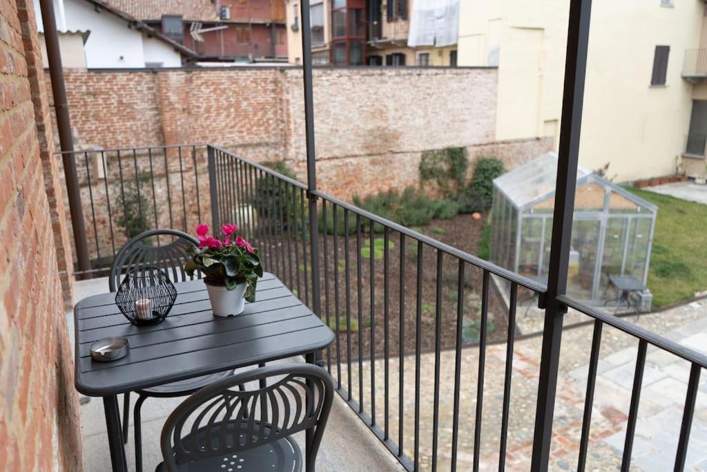 Ferienwohnung Centro Storico Recinto Dei Nobili 4-Private Parking Asti Exterior foto